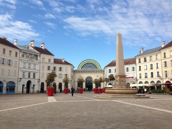 Appartement Situe Place Toscane A 5 Min De Disney Serris Exterior foto