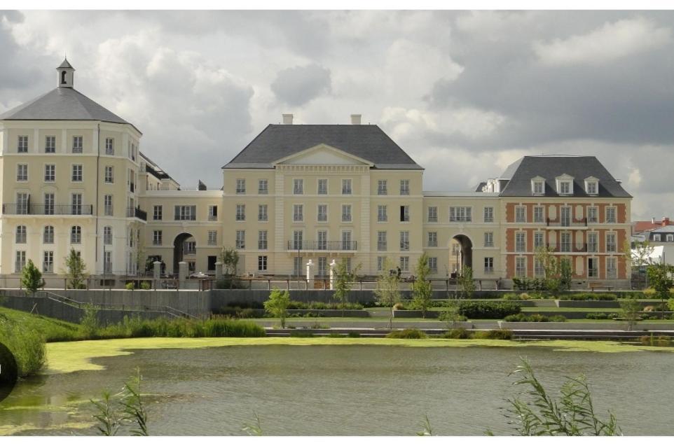 Appartement Situe Place Toscane A 5 Min De Disney Serris Exterior foto